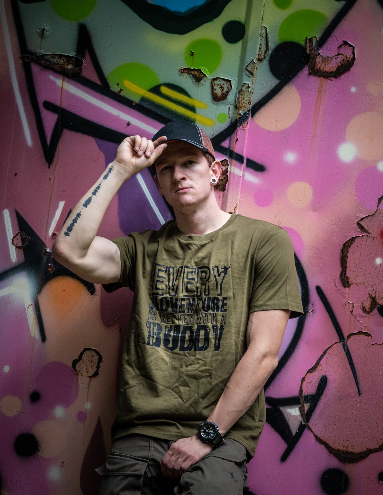 T-Shirt "EVERY ADVENTURE IS BETTER WITH A BUDDY" khaki